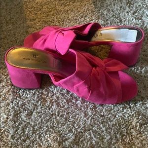 Never worn. Pink heels